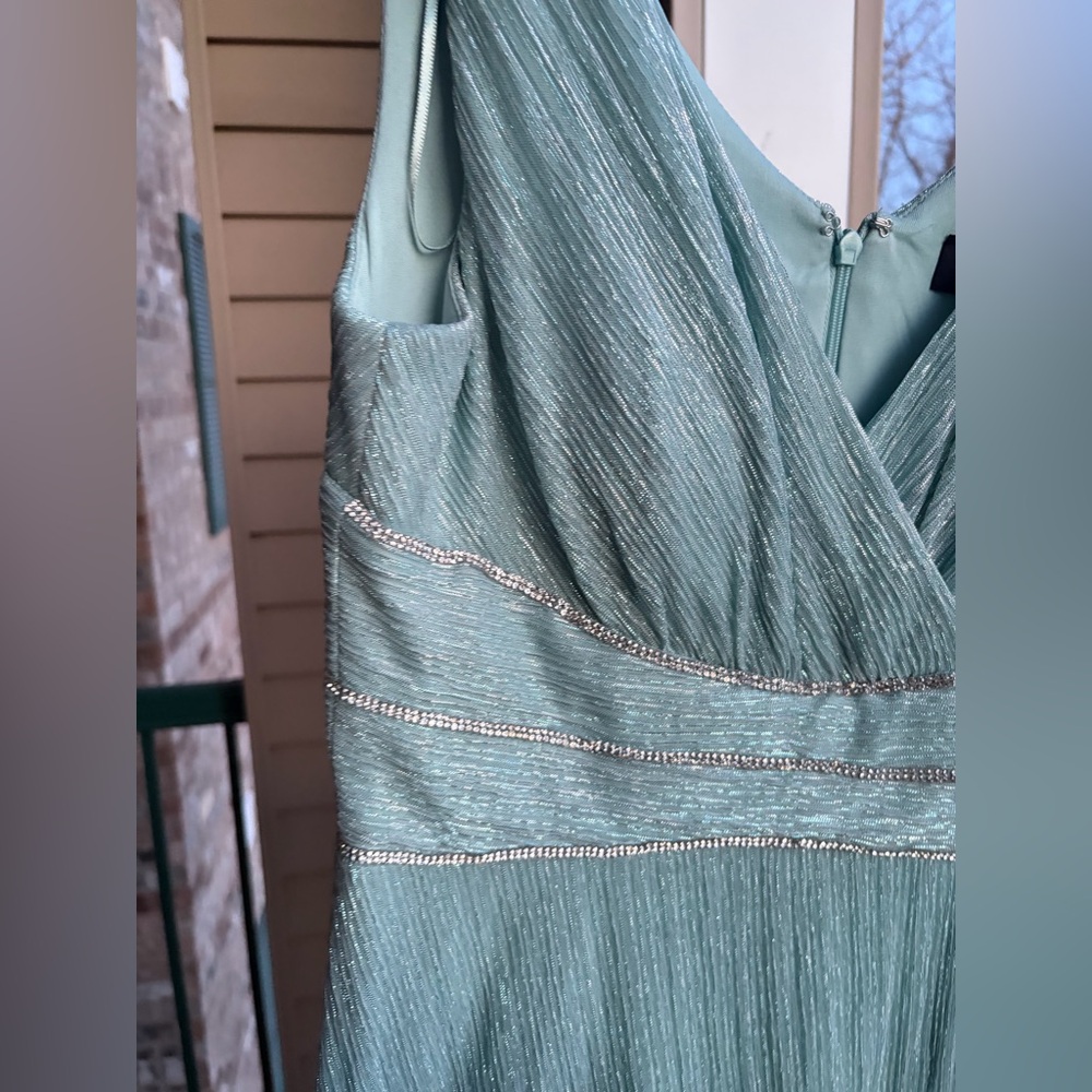 🆕 🩵R&M Richards Seafoam Shimmer Metallic Gown Size 6 Formal Dress Prom Wedding - Picture 8 of 15
